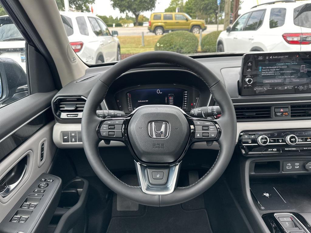 new 2025 Honda Pilot car, priced at $50,338