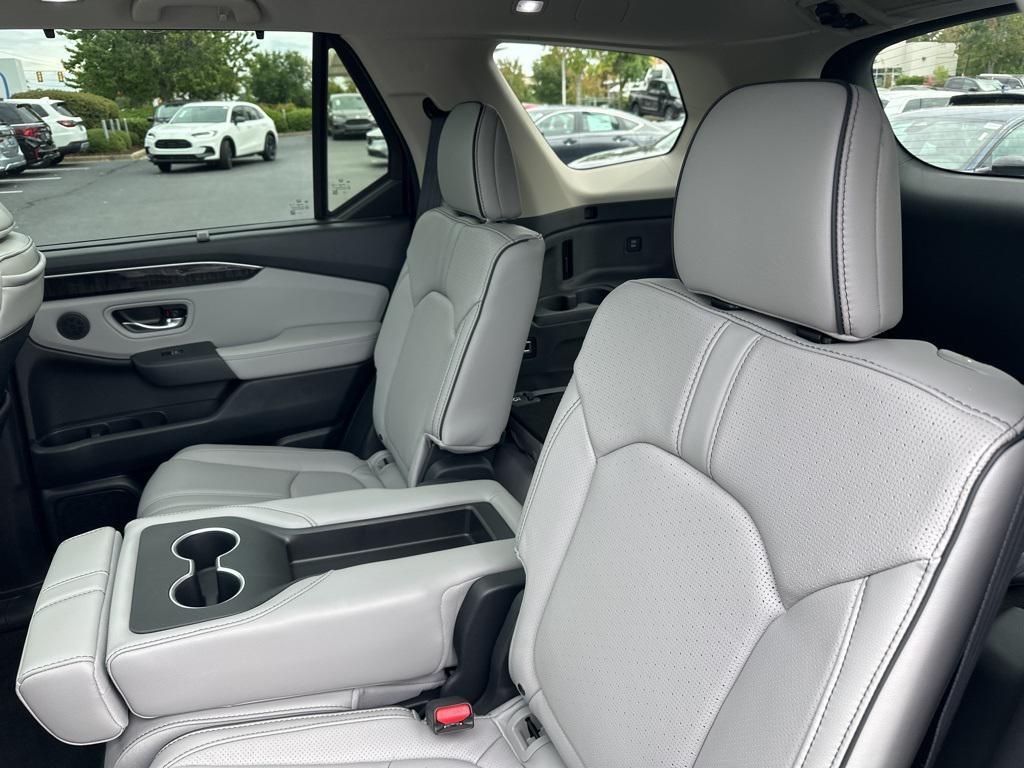 new 2025 Honda Pilot car, priced at $50,338