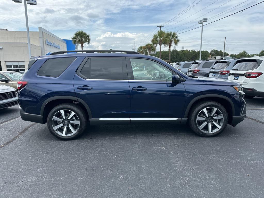 new 2025 Honda Pilot car, priced at $50,338