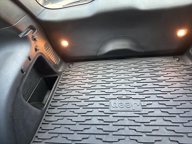 used 2015 Jeep Grand Cherokee car, priced at $13,000