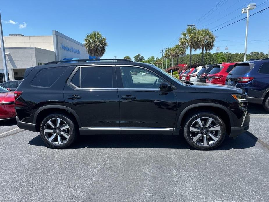 new 2025 Honda Pilot car, priced at $48,595