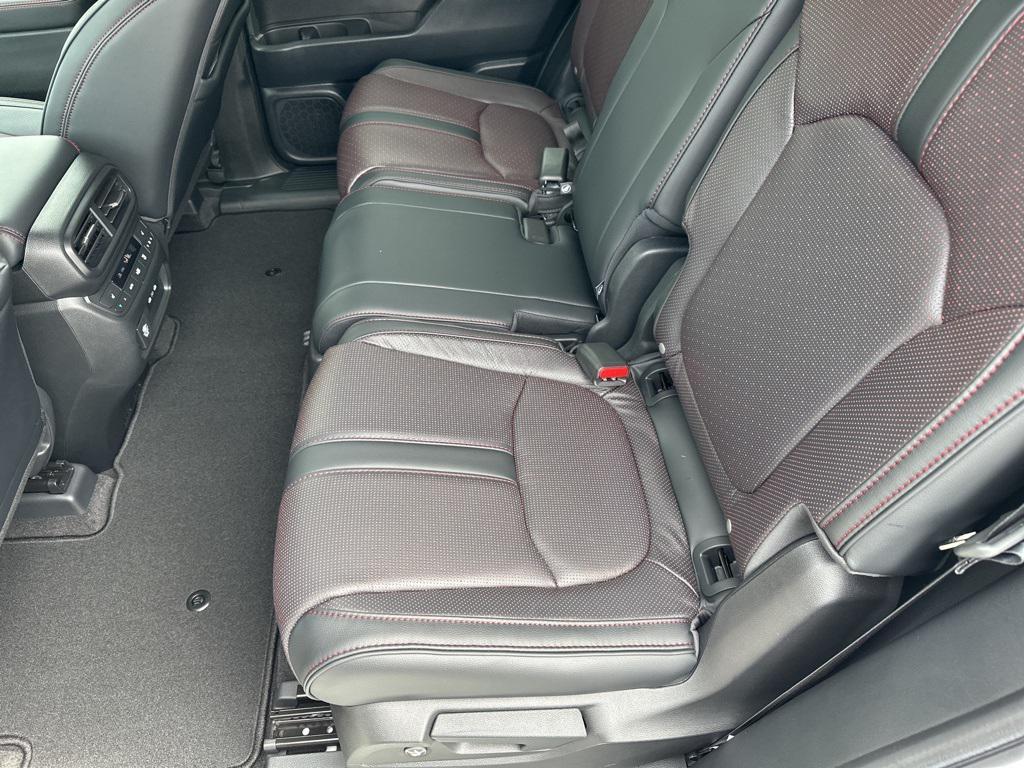 new 2025 Honda Pilot car, priced at $52,142