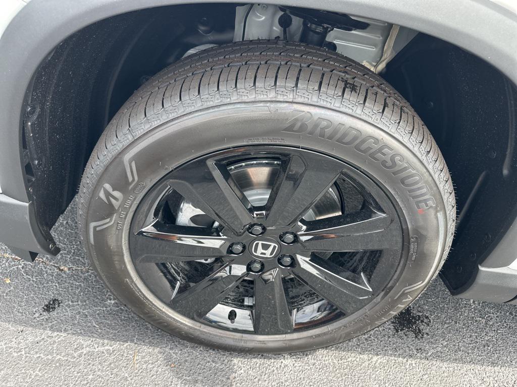 new 2025 Honda Pilot car, priced at $52,142