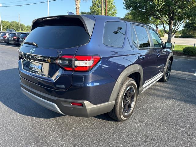 new 2025 Honda Pilot car, priced at $44,570