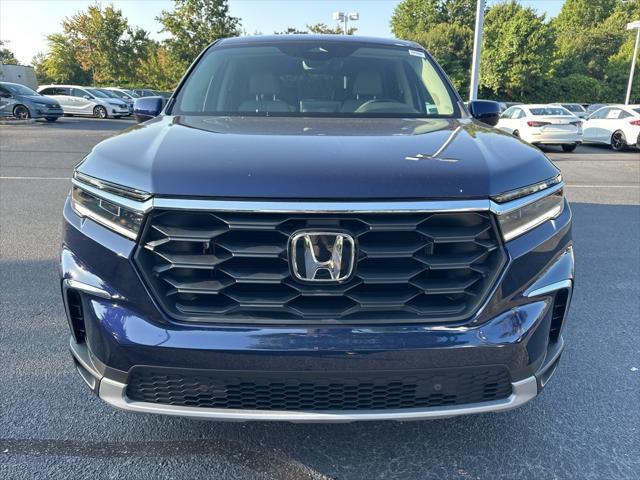 new 2025 Honda Pilot car, priced at $44,570