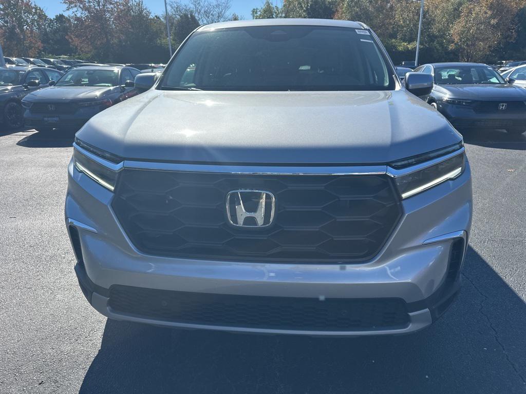 new 2025 Honda Pilot car, priced at $44,931