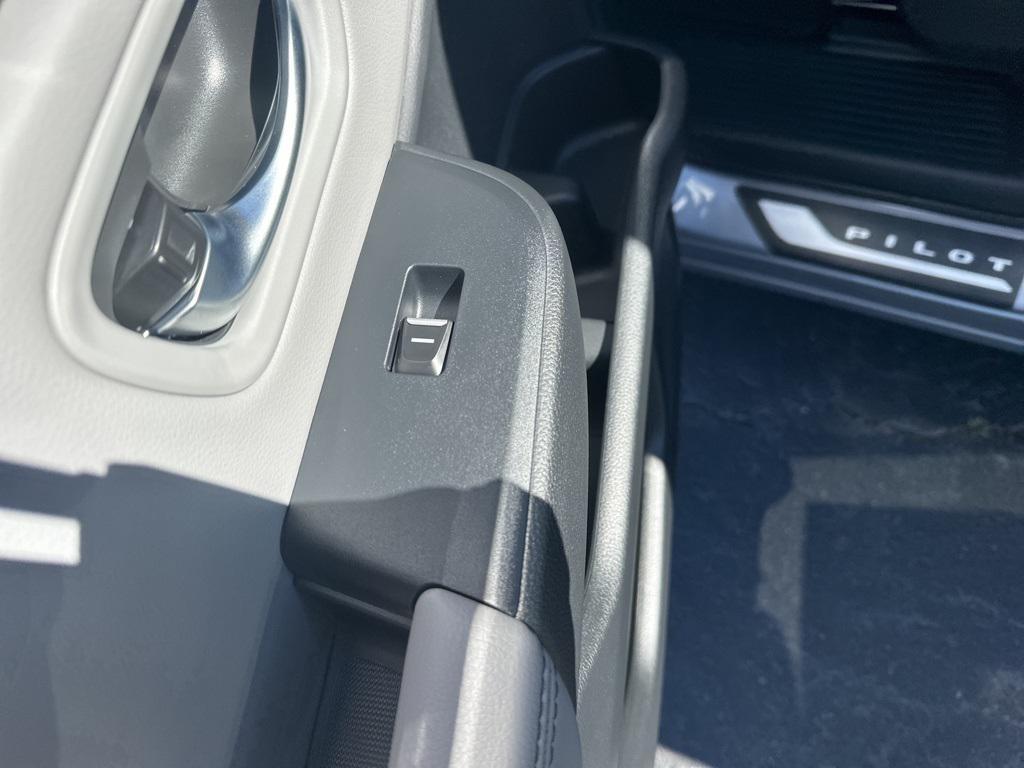 new 2025 Honda Pilot car, priced at $44,931