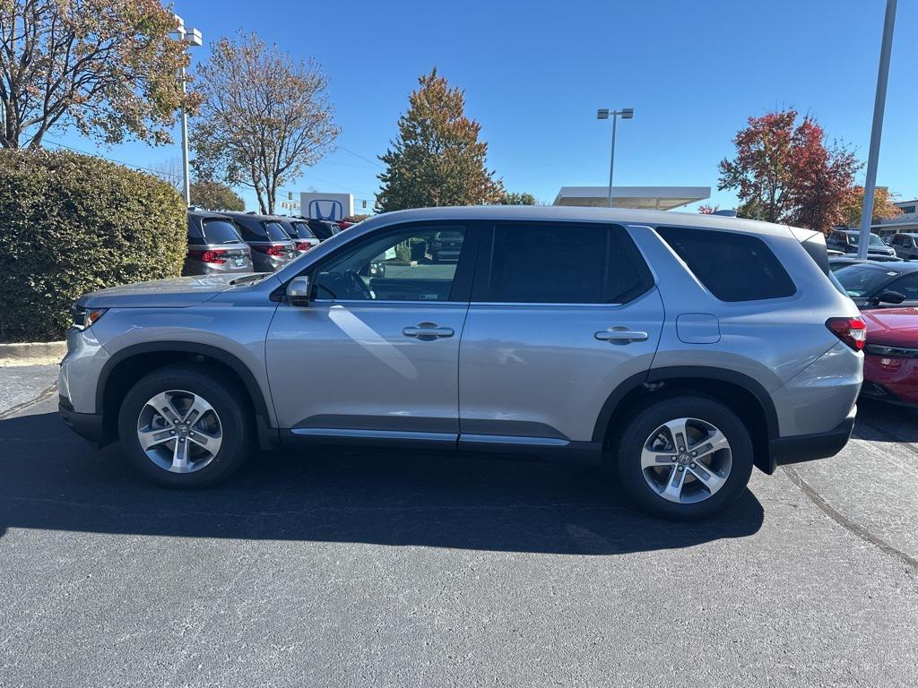 new 2025 Honda Pilot car, priced at $44,931
