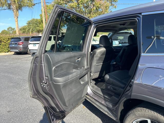 used 2022 Honda Pilot car, priced at $32,000