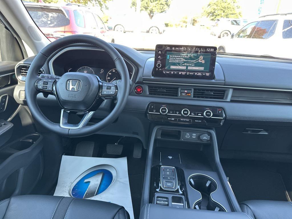 new 2025 Honda Pilot car, priced at $42,414