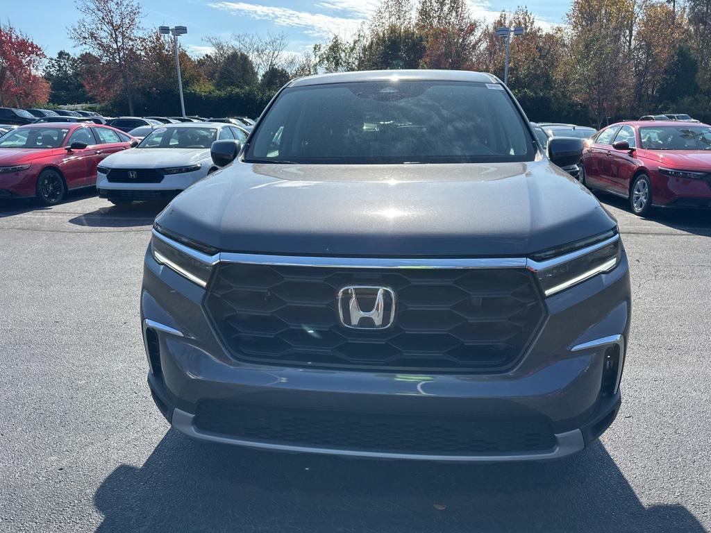 new 2025 Honda Pilot car, priced at $42,414