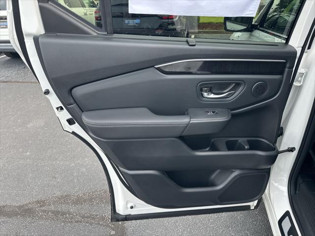 new 2025 Honda Pilot car, priced at $52,502