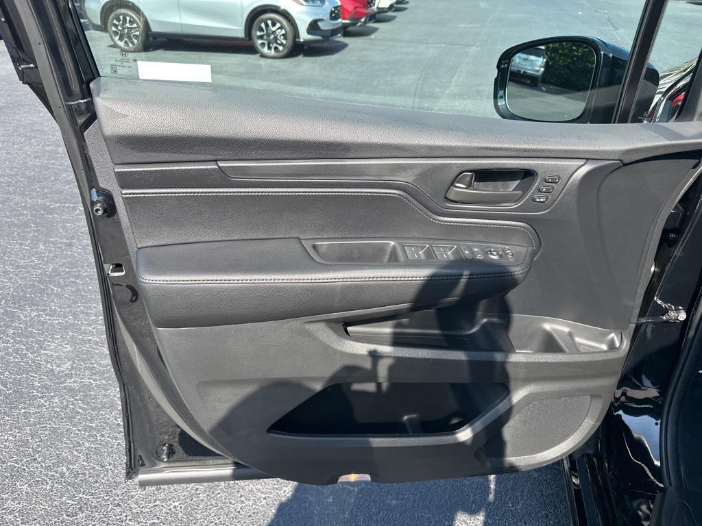 new 2025 Honda Odyssey car, priced at $42,746