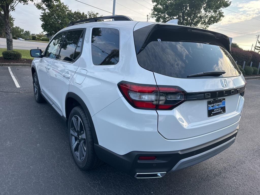 new 2025 Honda Pilot car, priced at $45,880