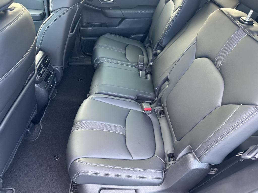 new 2025 Honda Pilot car, priced at $45,880