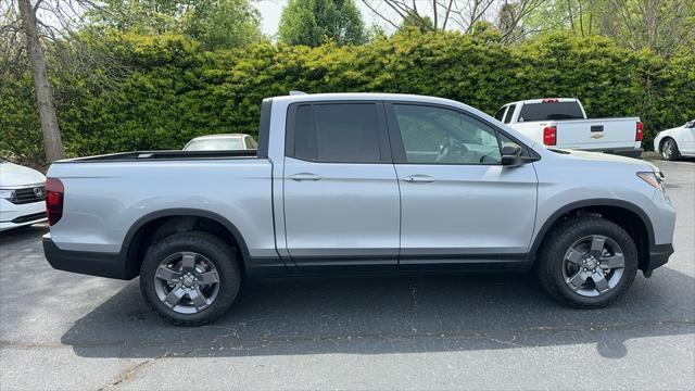 new 2024 Honda Ridgeline car, priced at $43,441