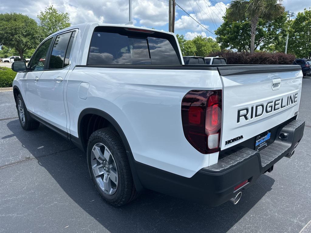 new 2025 Honda Ridgeline car, priced at $40,038