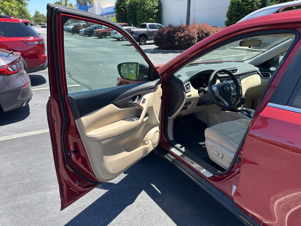used 2016 Nissan Rogue car, priced at $10,889