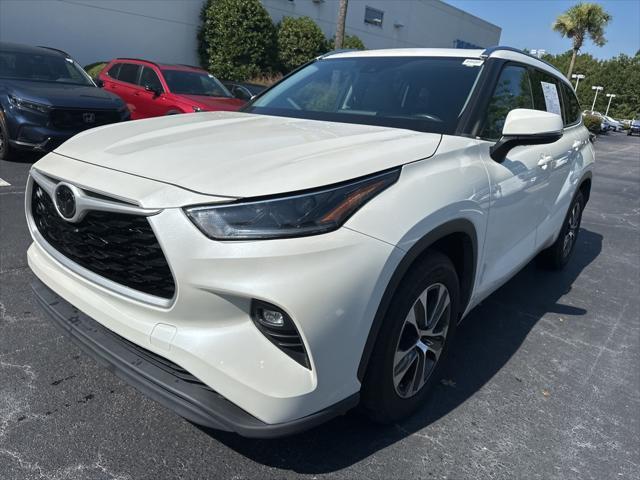 used 2021 Toyota Highlander car, priced at $30,000