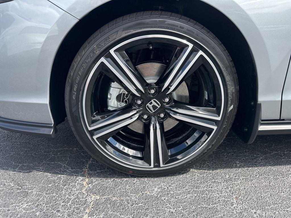 new 2025 Honda Accord Hybrid car, priced at $33,384