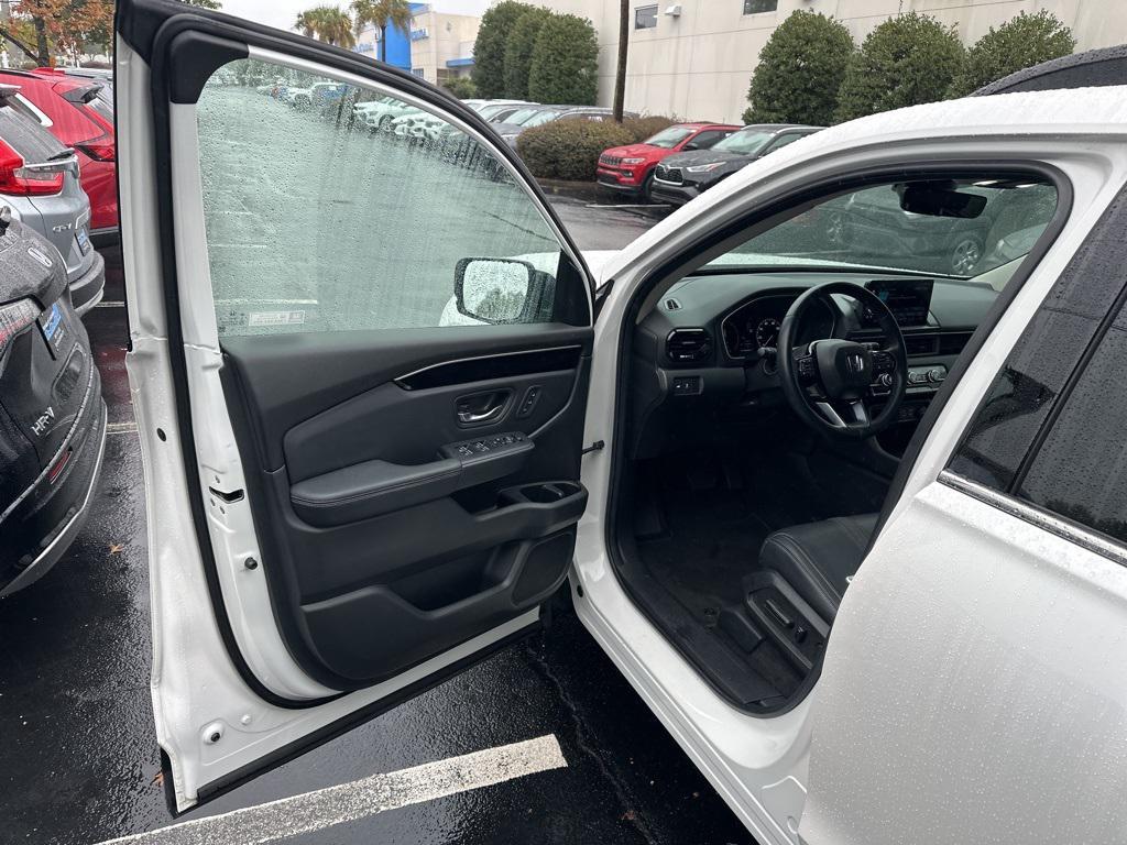 used 2023 Honda Pilot car, priced at $40,000