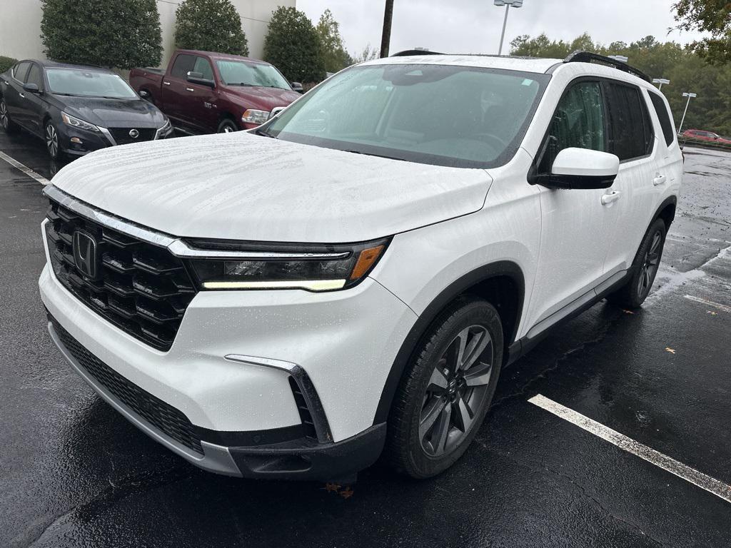 used 2023 Honda Pilot car, priced at $40,000