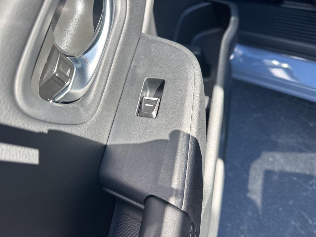 new 2025 Honda Pilot car, priced at $45,880