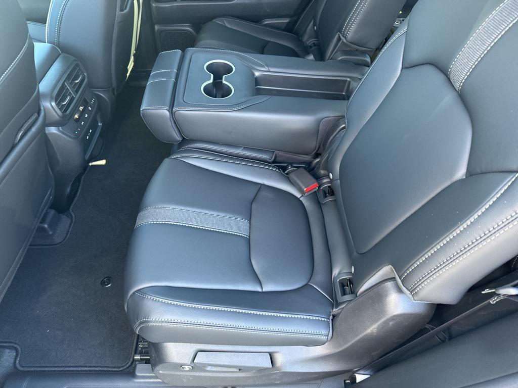 new 2025 Honda Pilot car, priced at $45,880