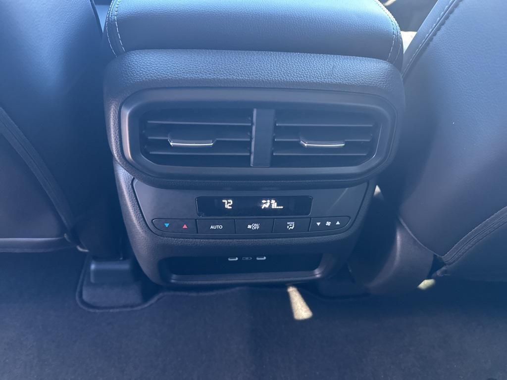 new 2025 Honda Pilot car, priced at $45,880