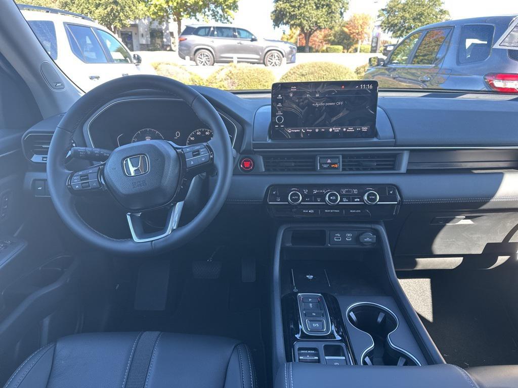 new 2025 Honda Pilot car, priced at $45,880