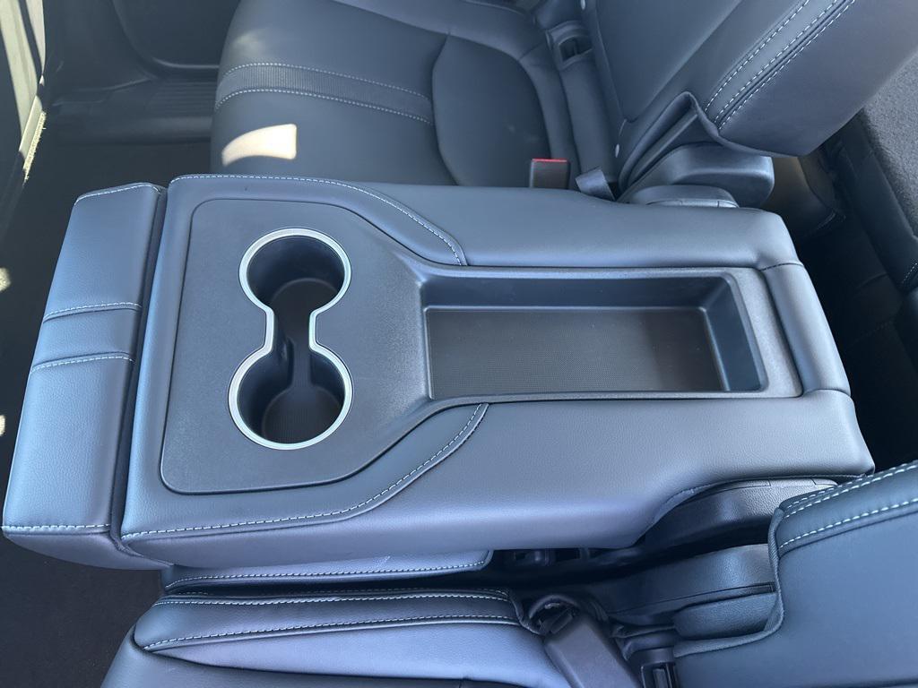 new 2025 Honda Pilot car, priced at $45,880