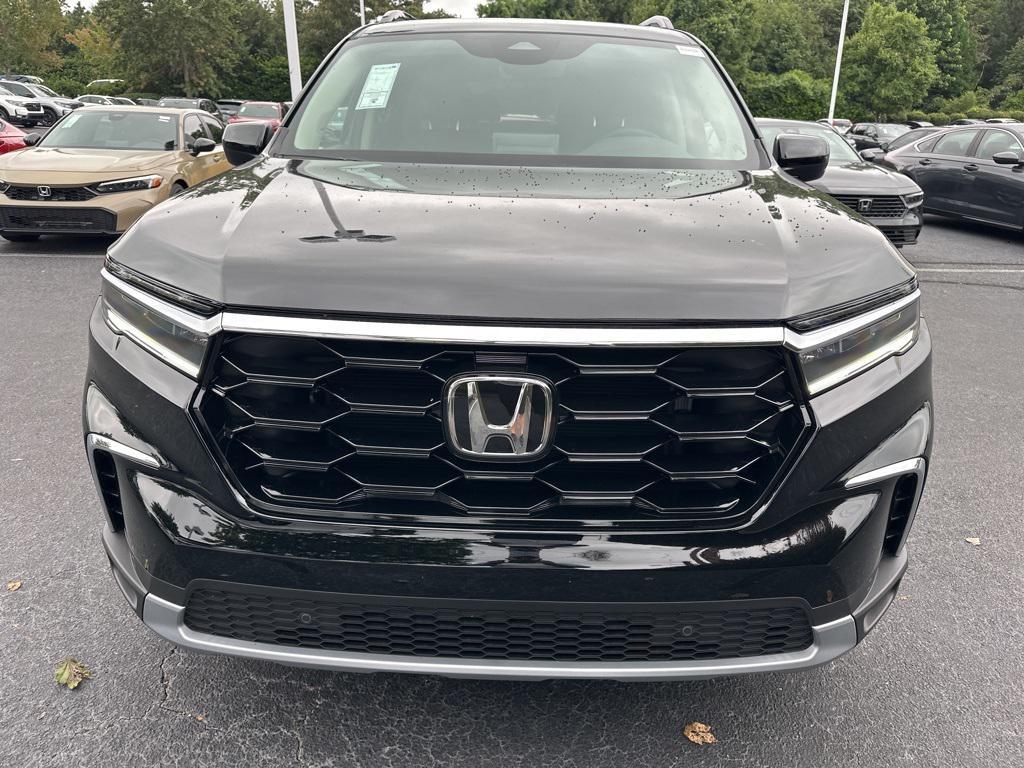 new 2025 Honda Pilot car, priced at $49,054