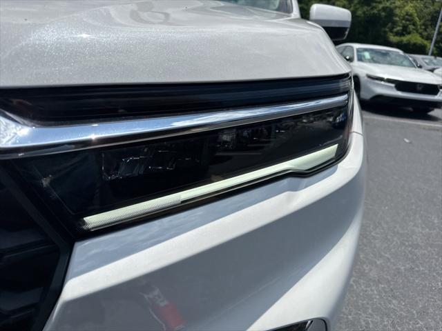 new 2025 Honda Pilot car, priced at $43,095