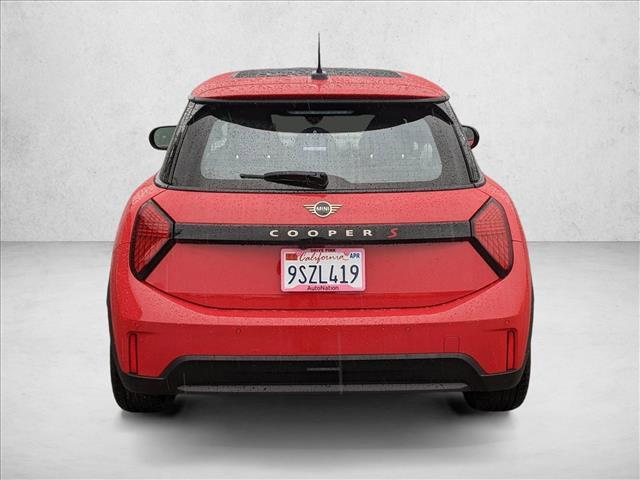used 2025 MINI Hardtop car, priced at $33,977