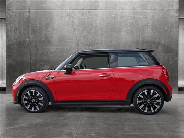 new 2024 MINI SE Hardtop car, priced at $35,220