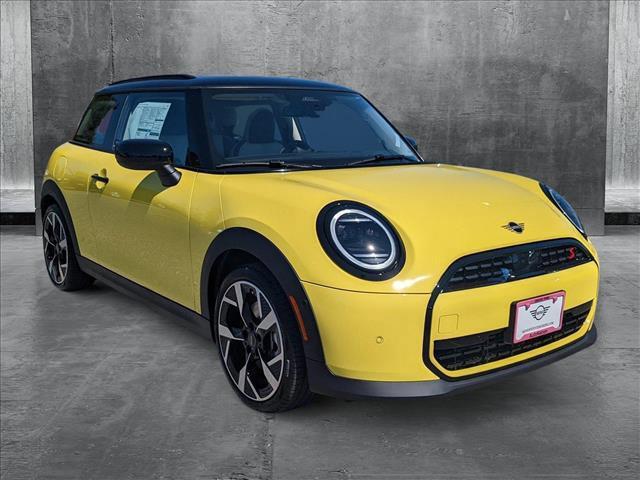 new 2025 MINI Hardtop car, priced at $36,905