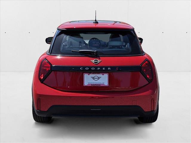 new 2025 MINI Hardtop car, priced at $37,280