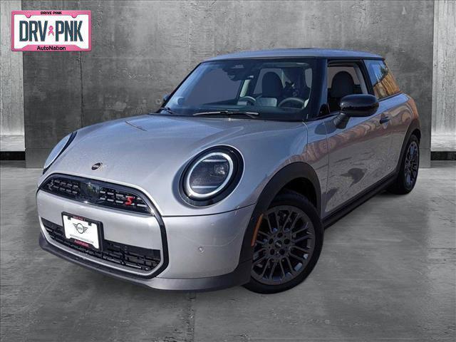 new 2025 MINI Hardtop car, priced at $34,095