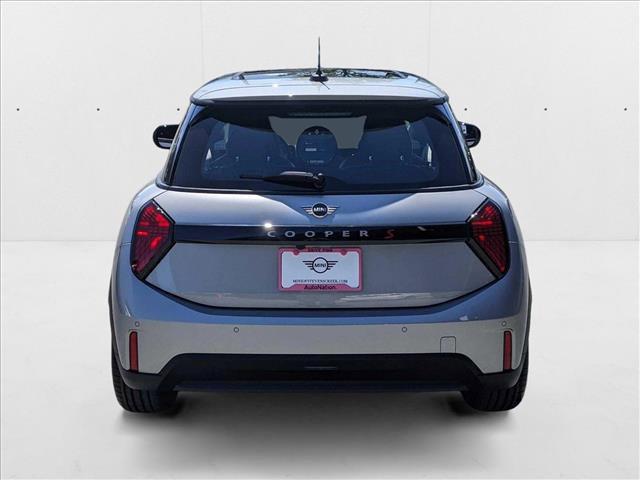 new 2025 MINI Hardtop car, priced at $39,800