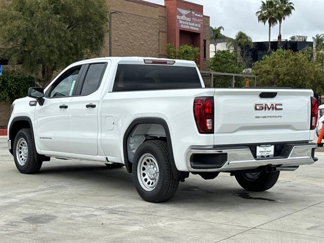 new 2025 GMC Sierra 1500 car, priced at $44,129