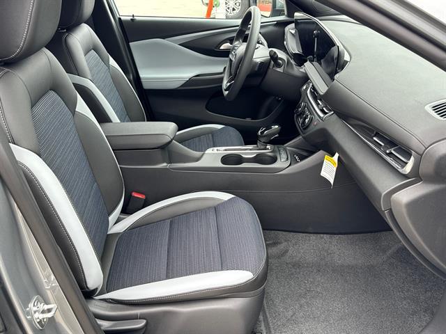 new 2025 Buick Envista car, priced at $27,179