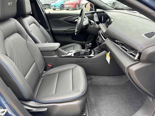 new 2025 Buick Envista car, priced at $29,374