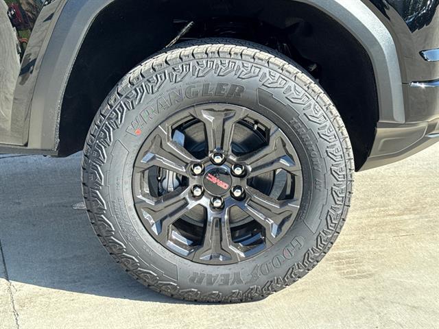 new 2025 GMC Canyon car, priced at $40,590