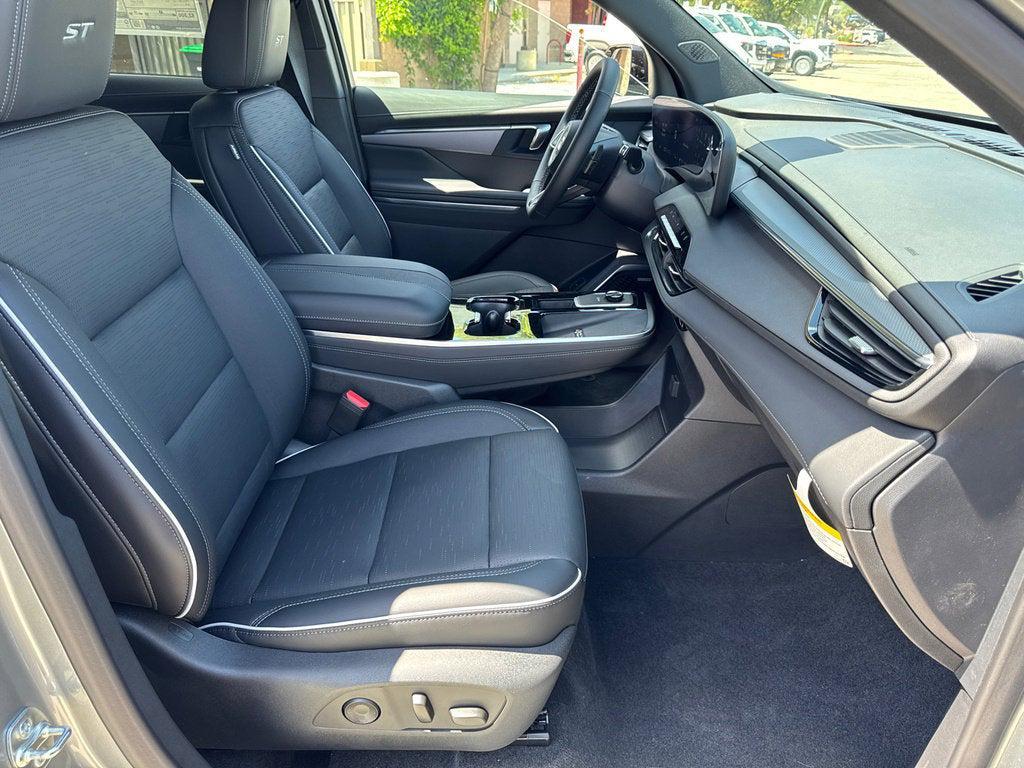 used 2025 Buick Enclave car, priced at $45,631