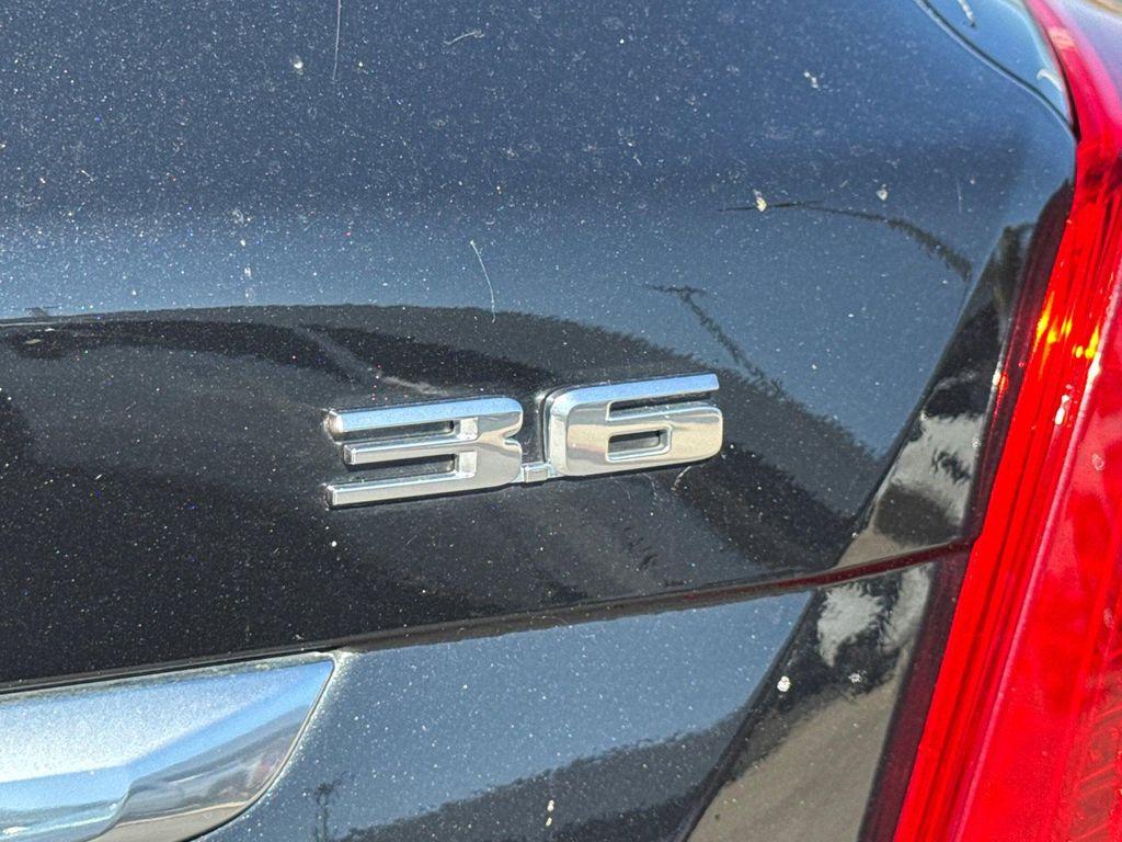 used 2018 Cadillac XT5 car, priced at $15,666