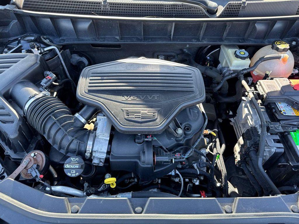 used 2018 Cadillac XT5 car, priced at $15,666