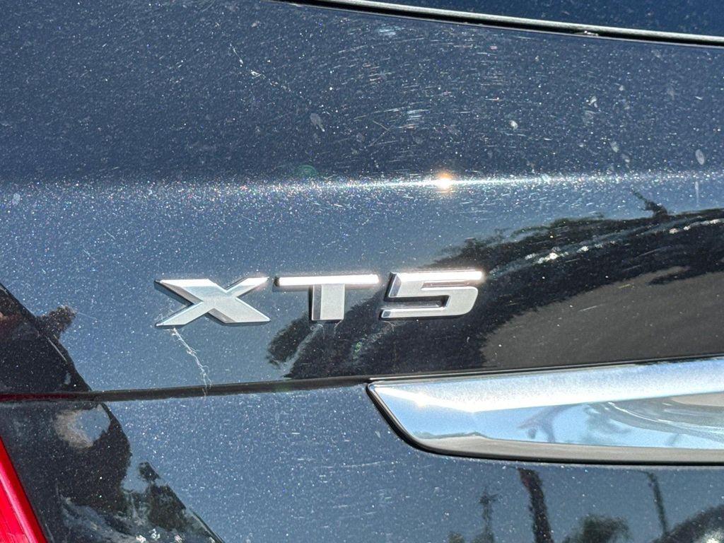 used 2018 Cadillac XT5 car, priced at $15,666
