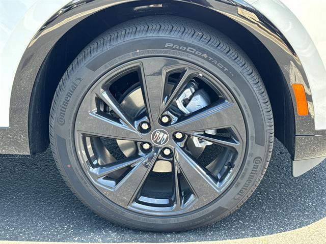 new 2025 Buick Envision car, priced at $42,985