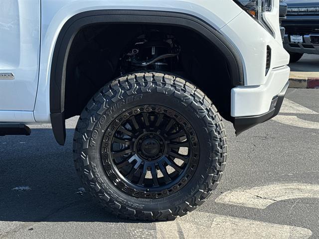 new 2025 GMC Sierra 1500 car, priced at $59,785