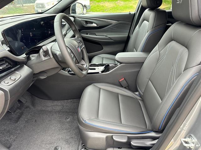 new 2025 Buick Envista car, priced at $29,374